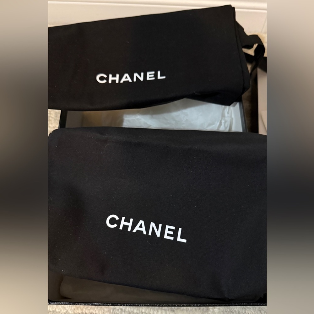 Authentic CHANEL Weekender Trainers Canvas Sneakers Size 40 Box Dust Bags - Picture 13 of 13